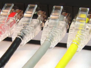 Wat faktore neft de transmis van fiber optiese Ethernet kabels